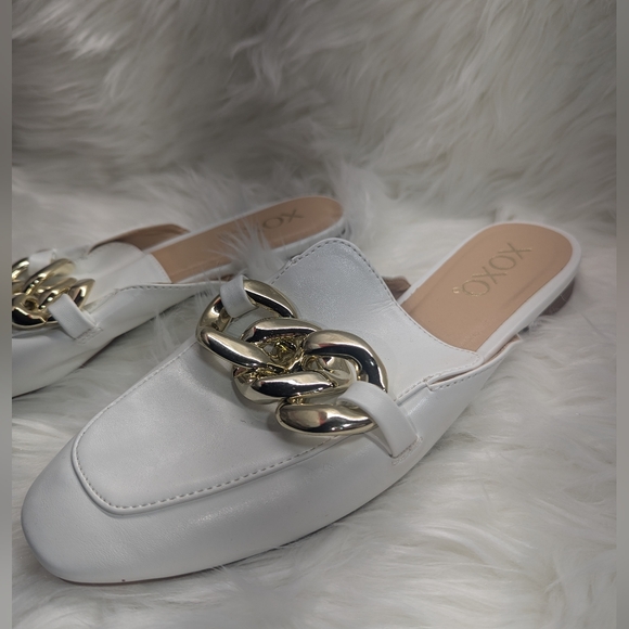 XOXO White Flats Gold chain sz 9m - Picture 2 of 4
